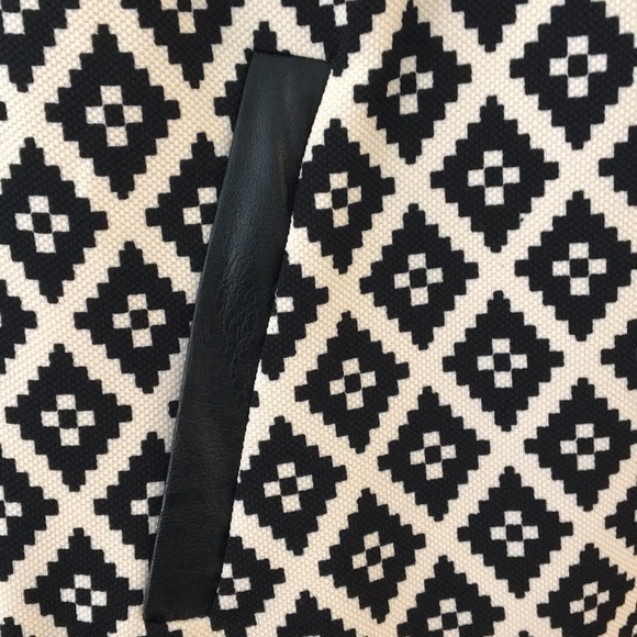 Beautiful Dress - Picture 2 of 5